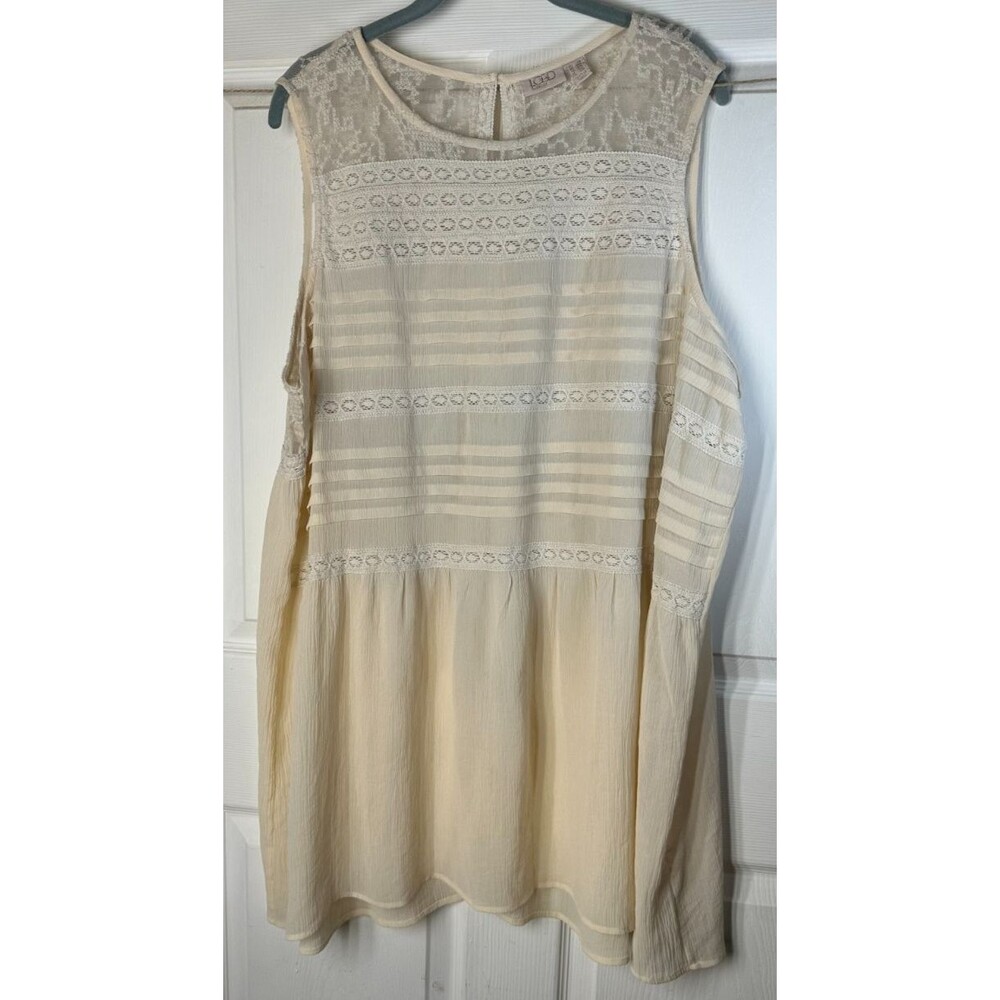 LOGO Lavish Lace Sleeveless Blouse SZ 2X Ivory Slit Bank Buton Neck Layering